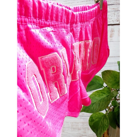 Sold 🌻 Vintage Y2K low rise Orlando shorts - Picture 3 of 6
